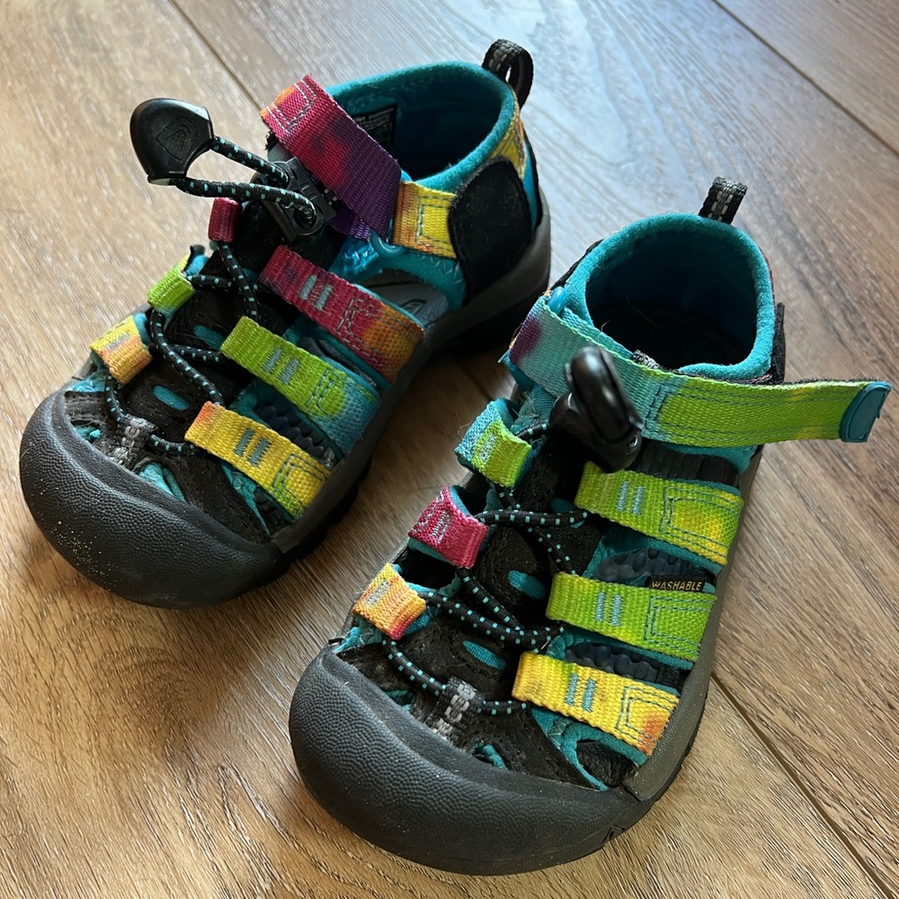 Keens Little kids size 9 - Rainbow tie dye
